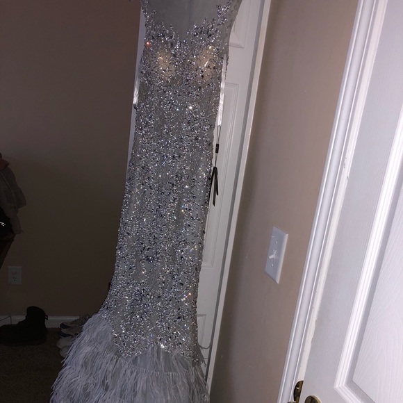 Silver prom dress - Picture 3 of 4